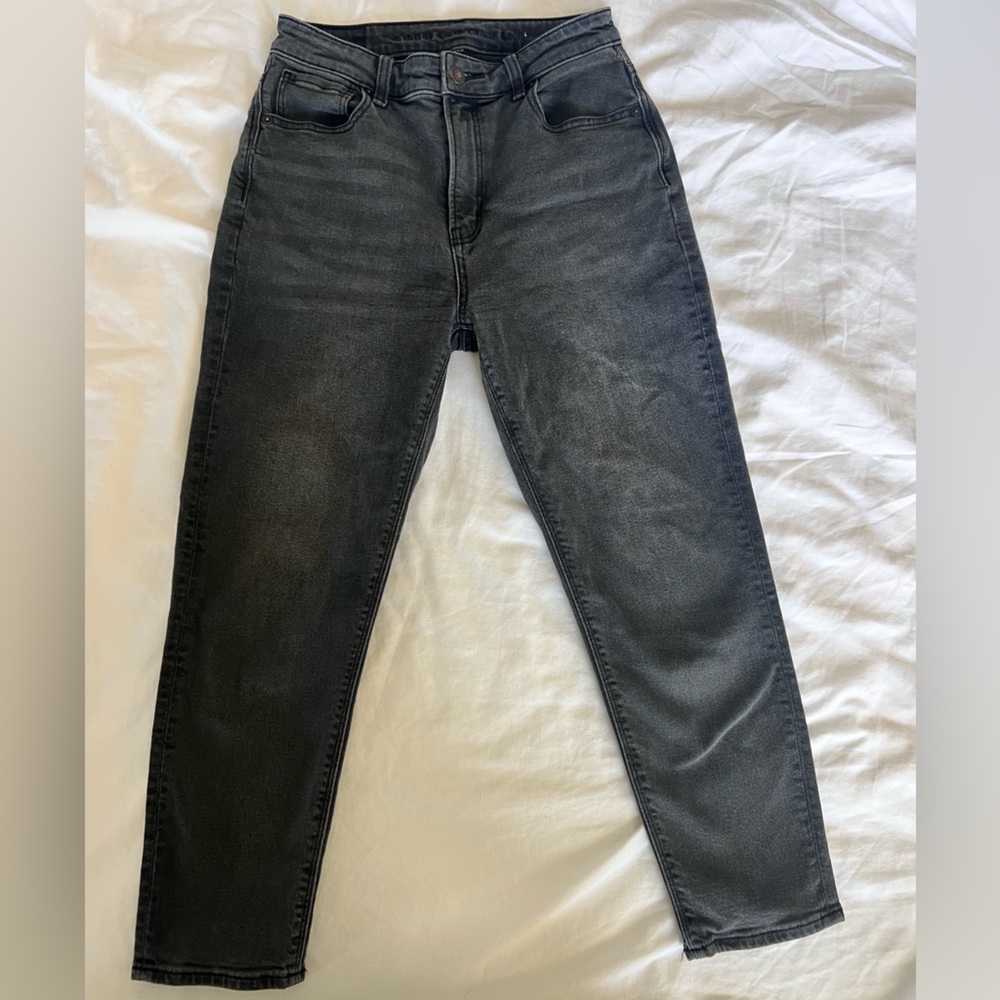 American Eagle Mom Jean Size 2 x-short